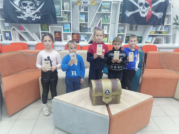 Классные каникулярные дела, приуроченные ко Дню народного единства..